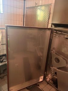Raucherzeuger im guten Zustand in gebrauchte Rauchanlage.